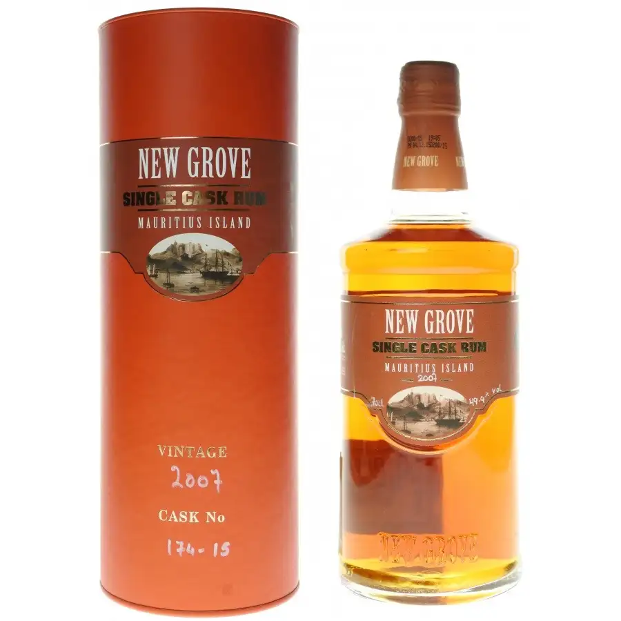 High resolution image of Grays New Grove Single Cask Rum 2007