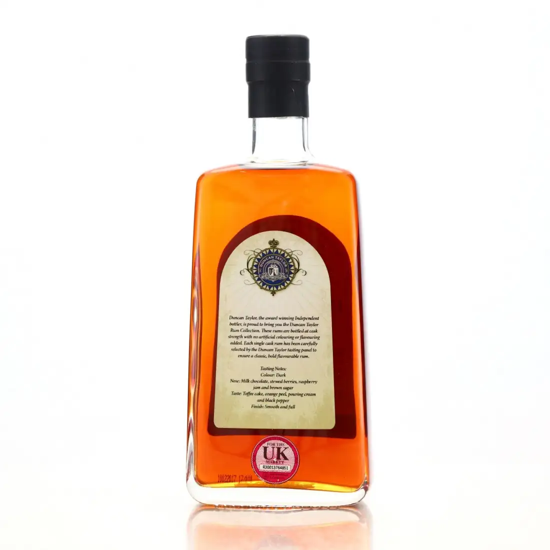 High resolution image of Duncan Taylor Single Cask Rum 2004