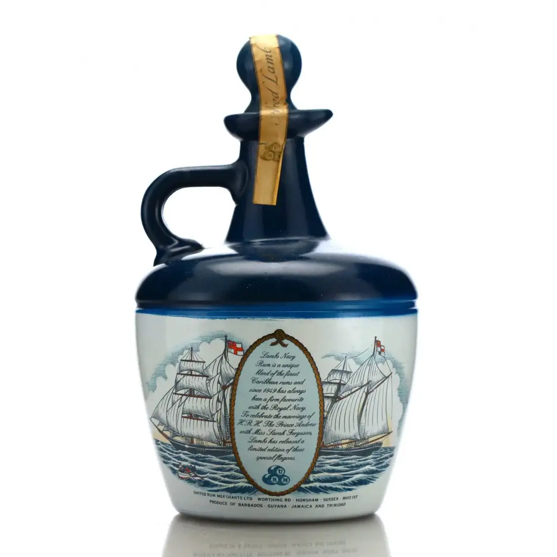 Hochauflösendes Bild von Alfred Lamb‘s Navy Rum Decanter (Royal Wedding Andrew and Sarah) 1986