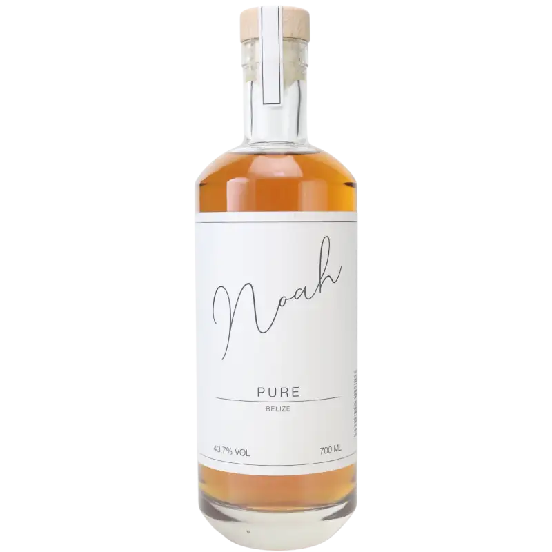Bottle of Noah Spirits GbR PURE Belize