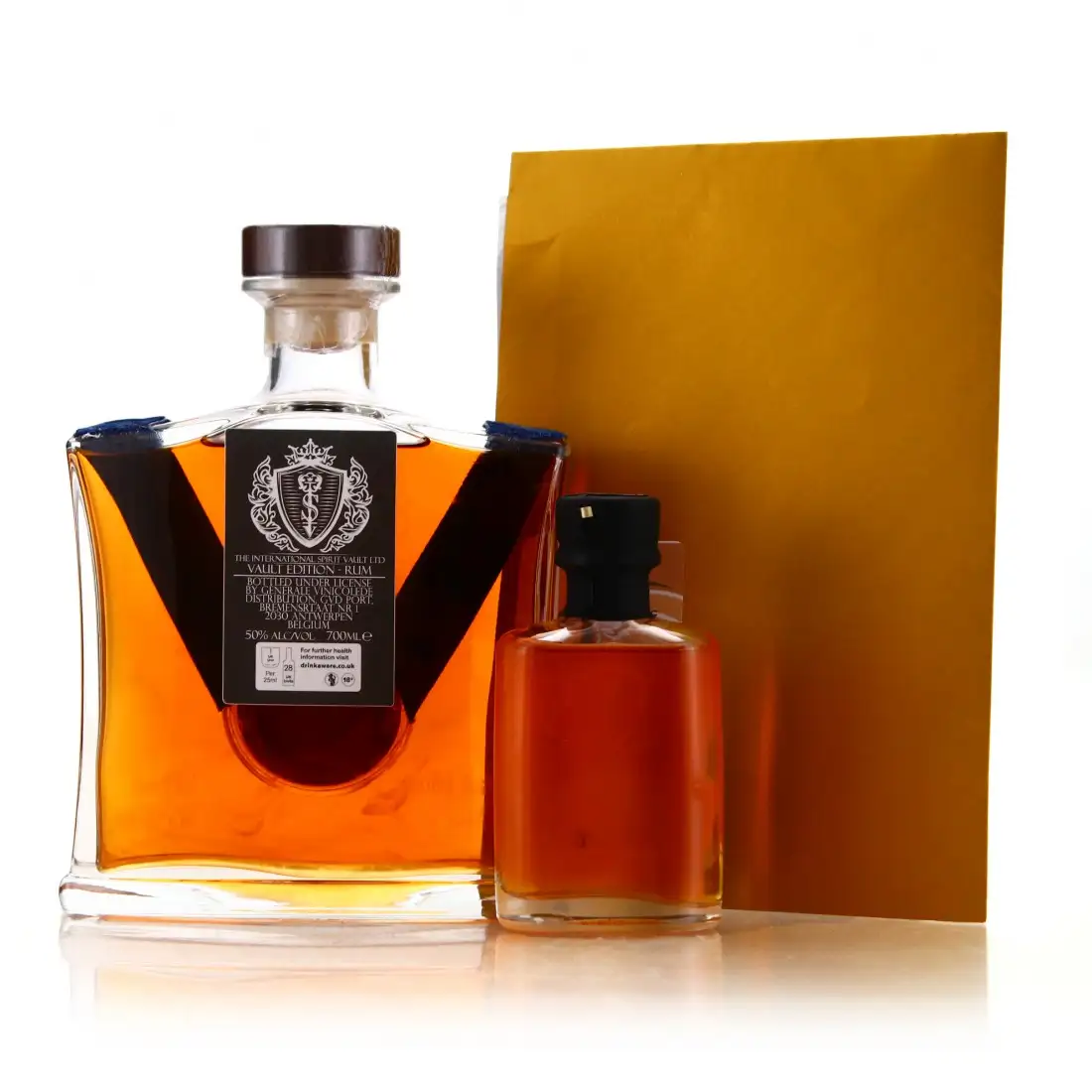 Image haute résolution de International Spirit Vault Vault Edition Spiced Rum Decanter (First Manned Moon Landing)