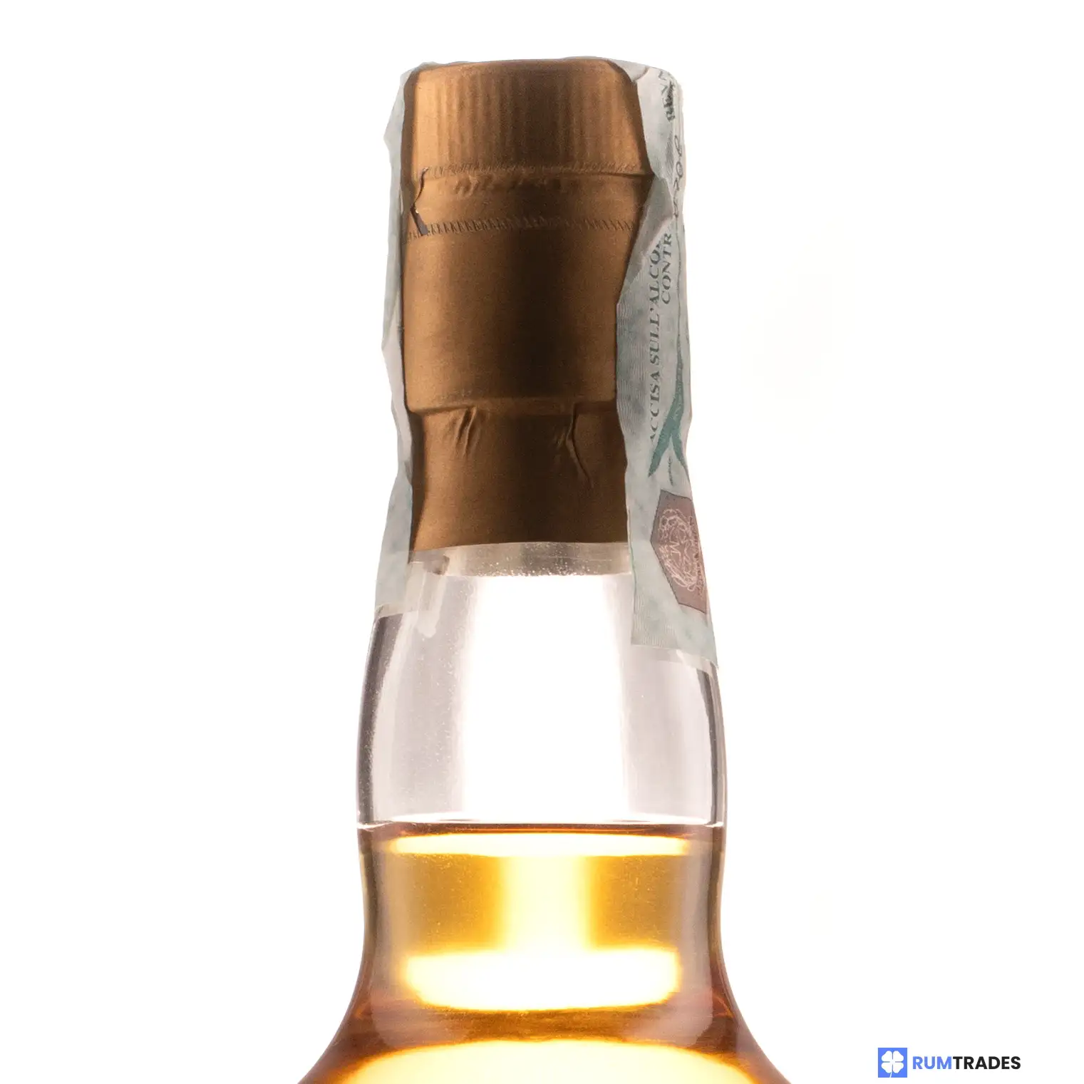 High resolution image of Moon Import Clarendon Jamaica Rum 2002