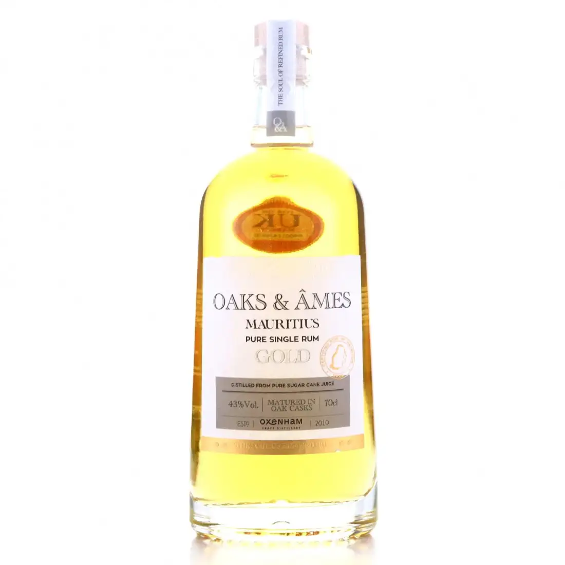Bottle of Oxenham Craft Distillery Oaks & Âmes Gold Rum