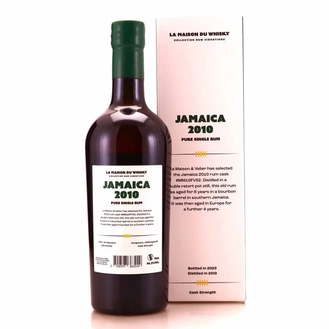 Image haute résolution de La Maison Du Whisky Clarendon Rum Jamaica (Flag Series) EMB 2010