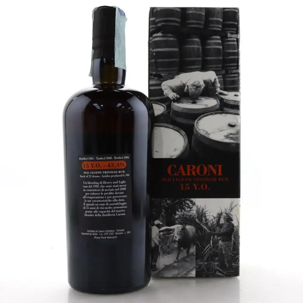 Image haute résolution de Velier Caroni Old Legend Trinidad Rum 1985