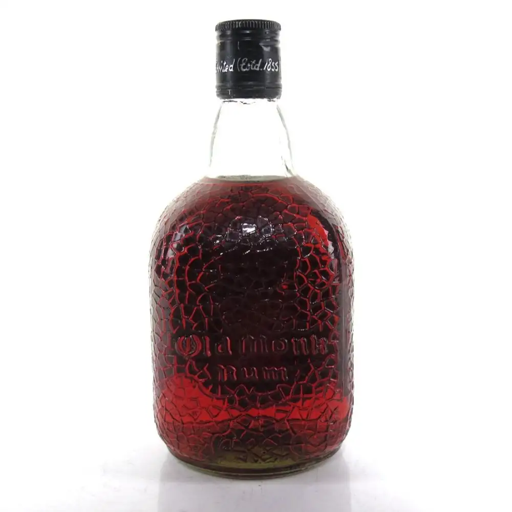 Image haute résolution de Mohan Meakin Distillery Old Monk Supreme 7 Years Old Blended